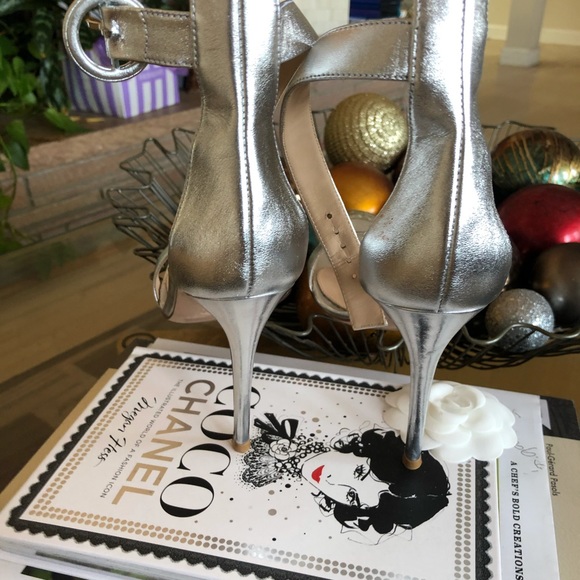 Gianvito Rossi Silver Heels - Picture 6 of 6